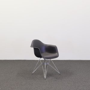 Konferensstol Eames Fiberglass armchair DAR | VITRA