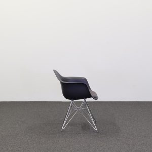 Konferensstol Eames Fiberglass armchair DAR | VITRA