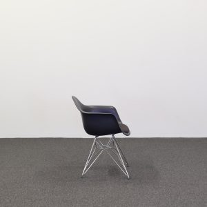 Konferensstol Eames Fiberglass armchair DAR | VITRA